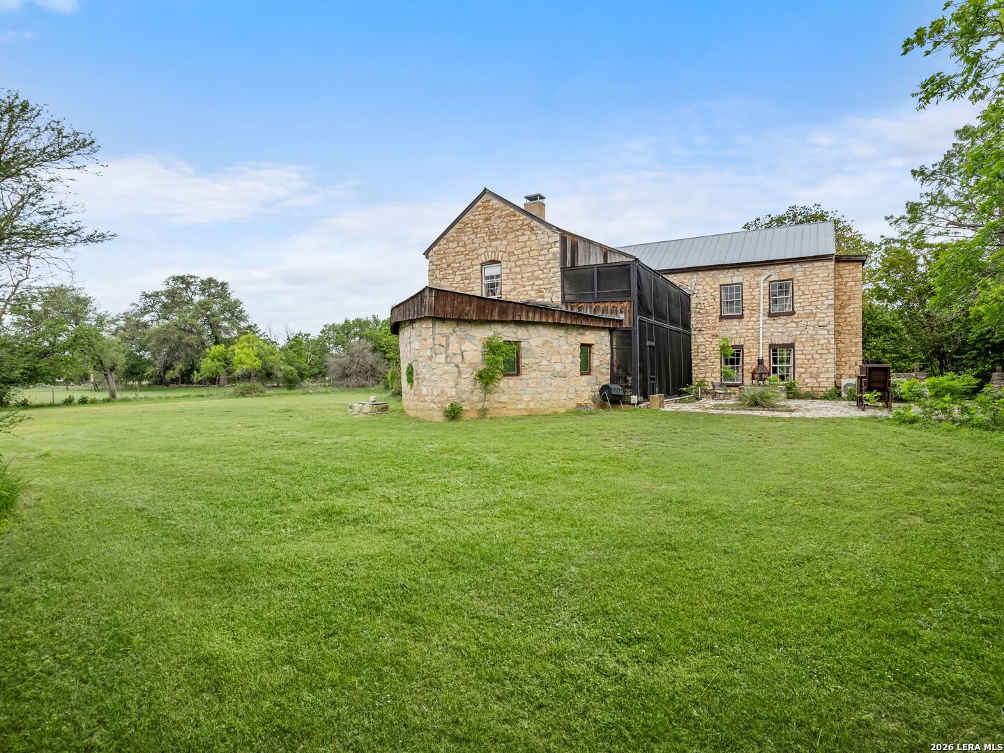 main property photo 27