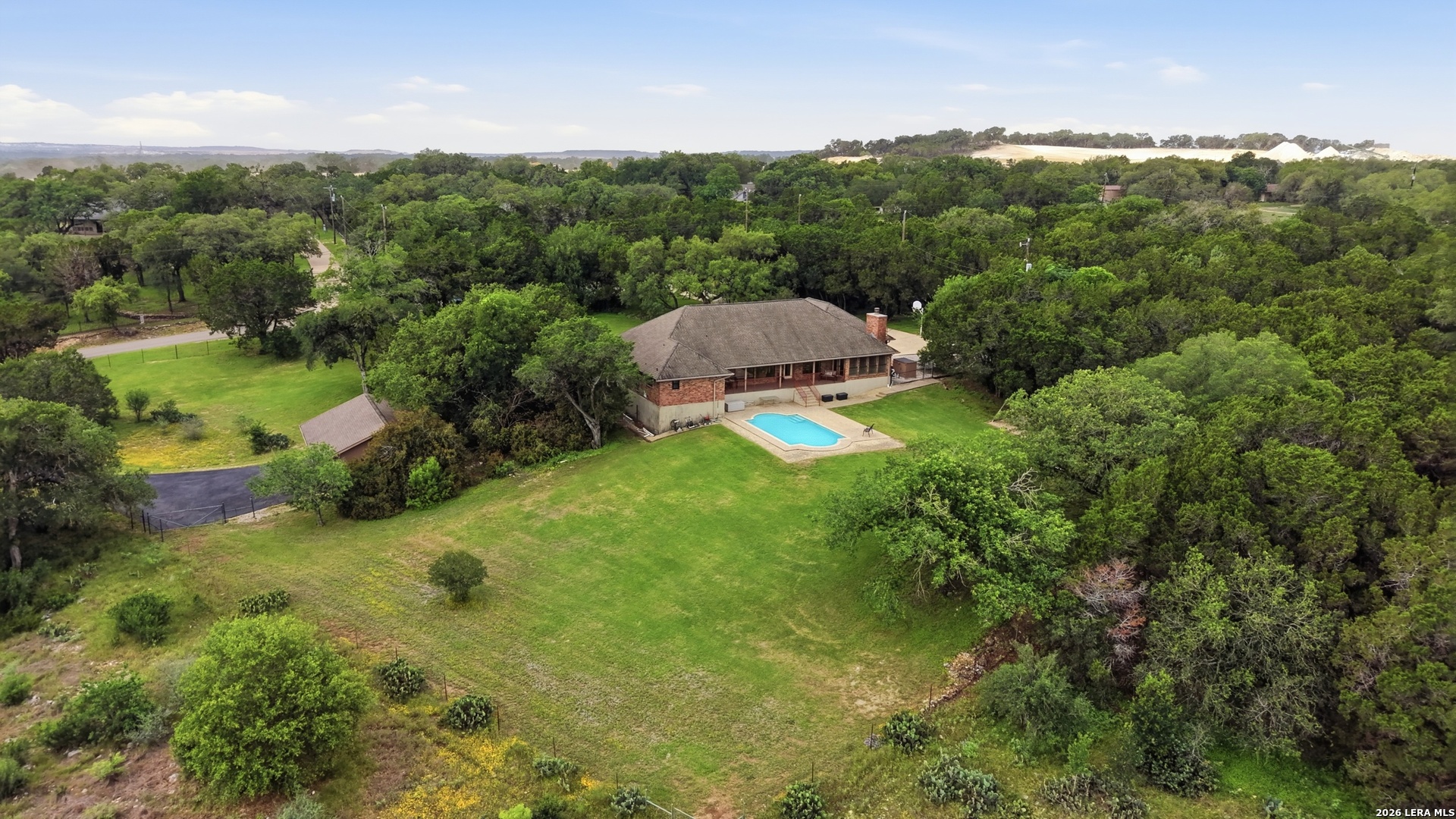 main property photo 50