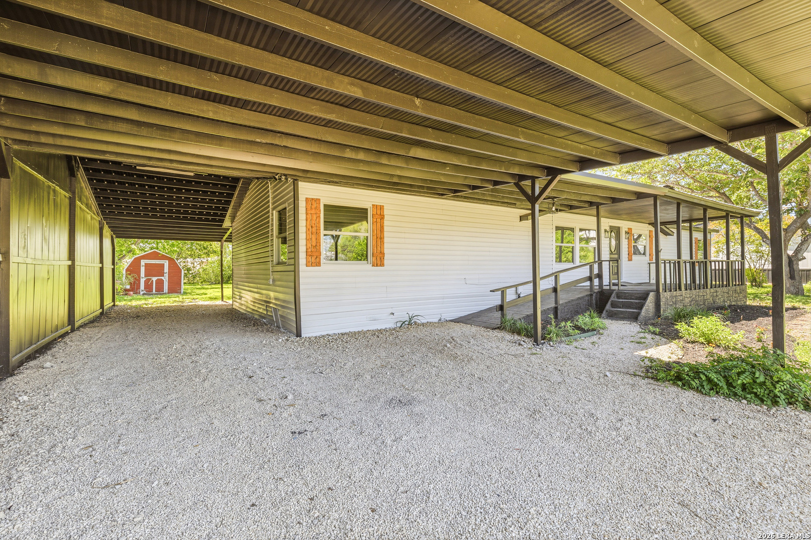 main property photo 34