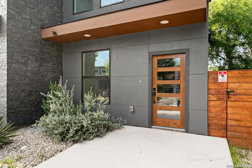 main property photo 31