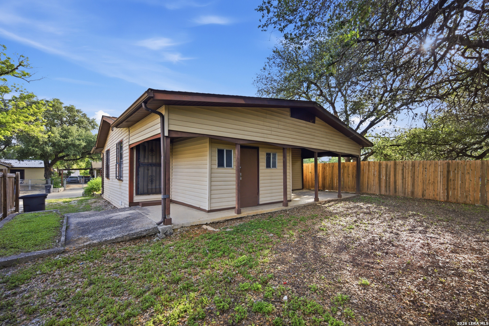 main property photo 17