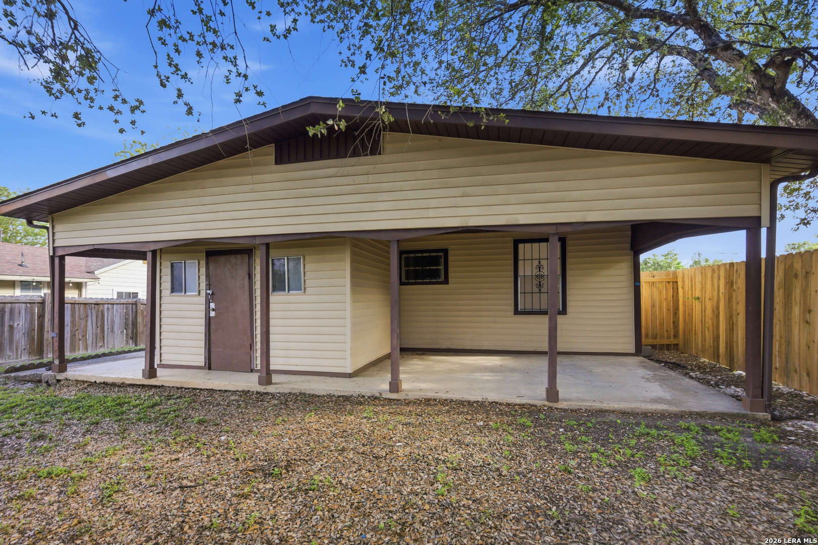 main property photo 18