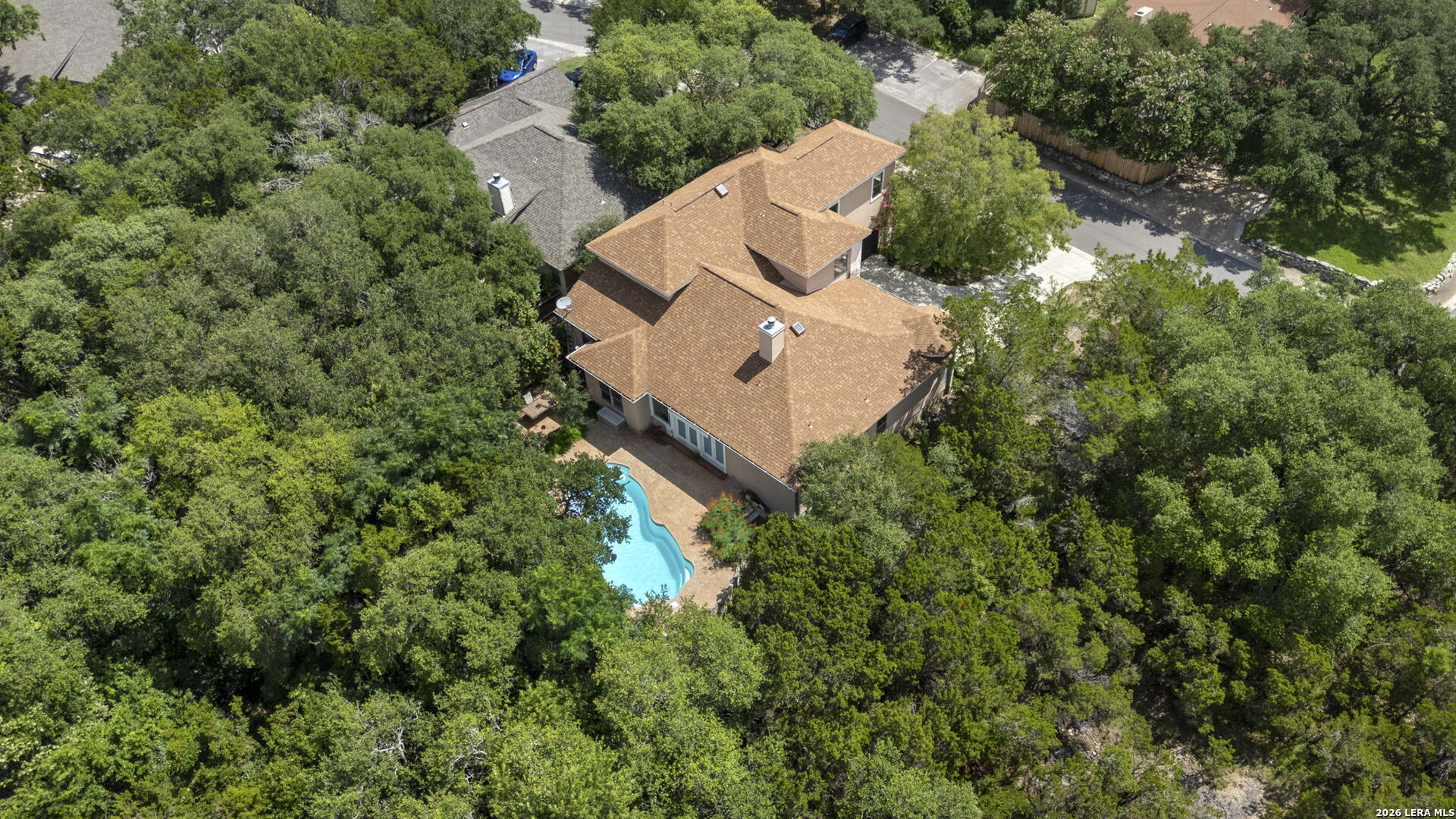 main property photo 30