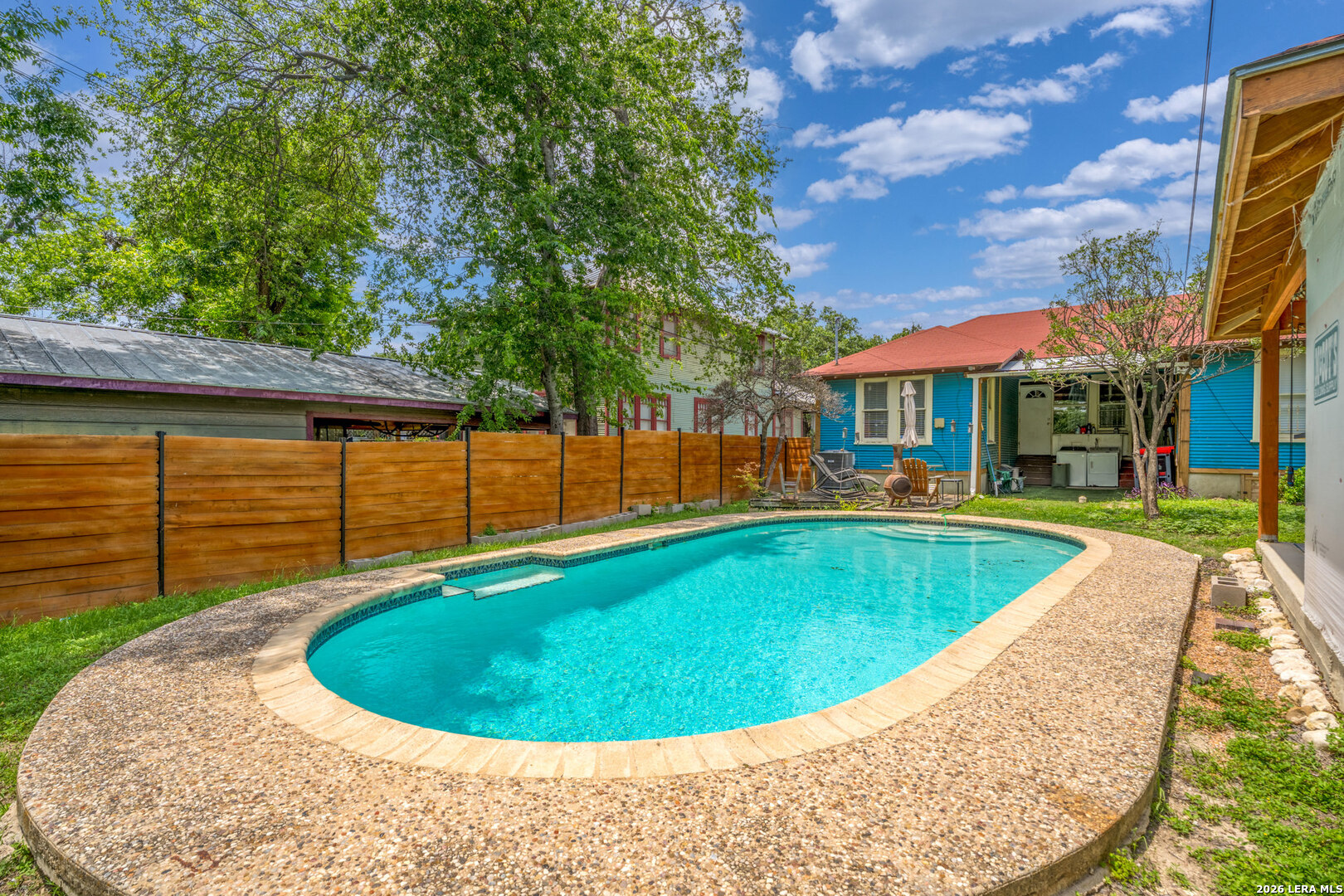 main property photo 17