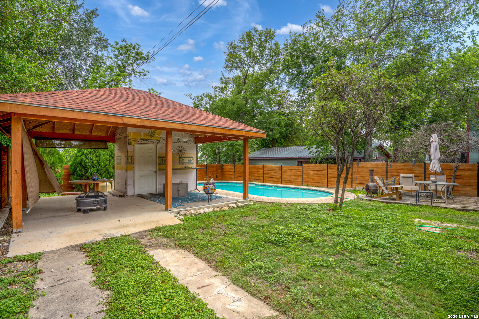 main property photo 18
