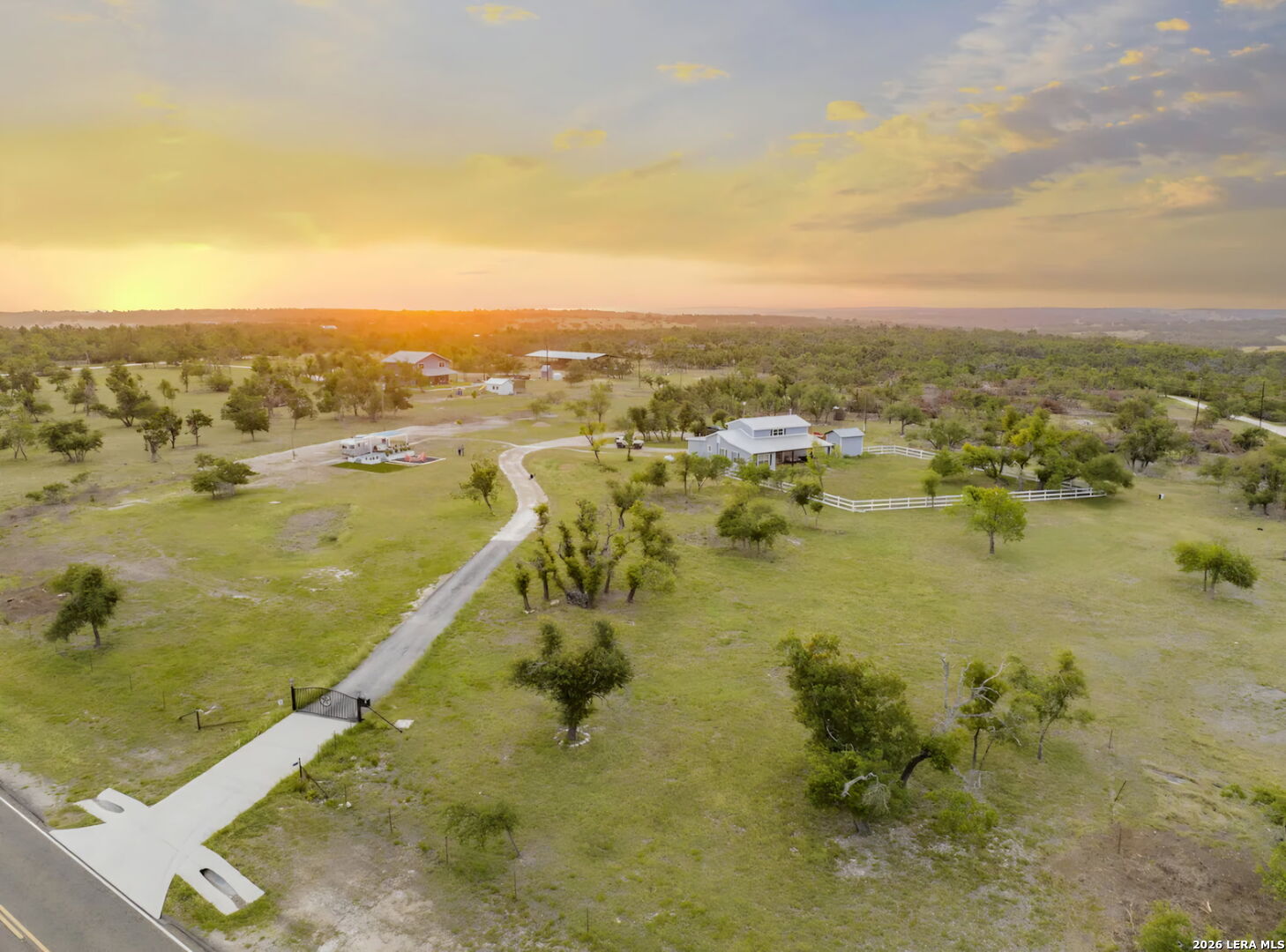 main property photo 18