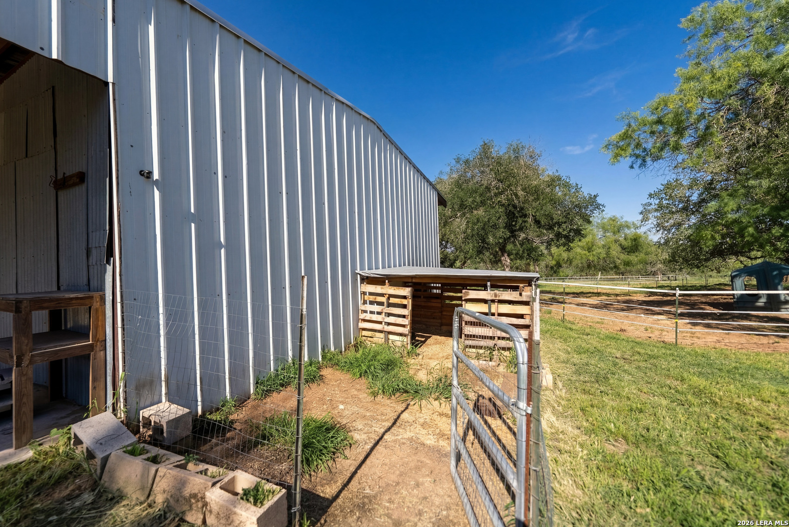 main property photo 45
