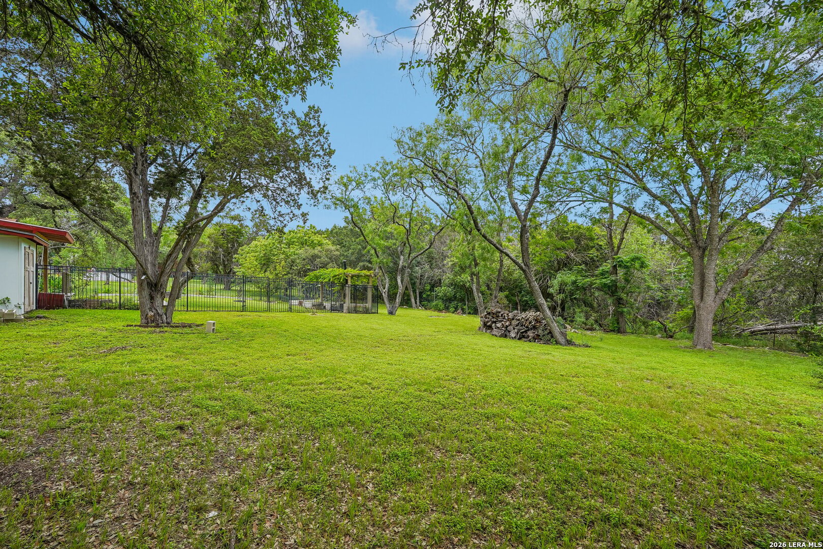 main property photo 41