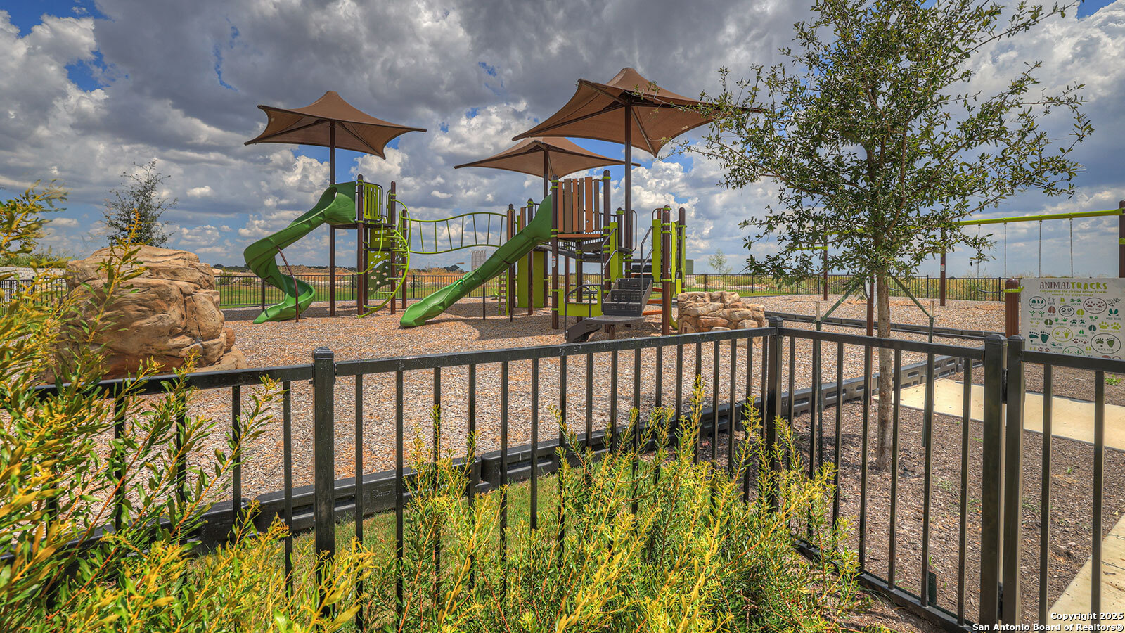 main property photo 36