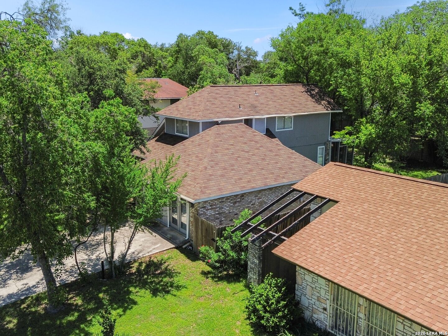 main property photo 40