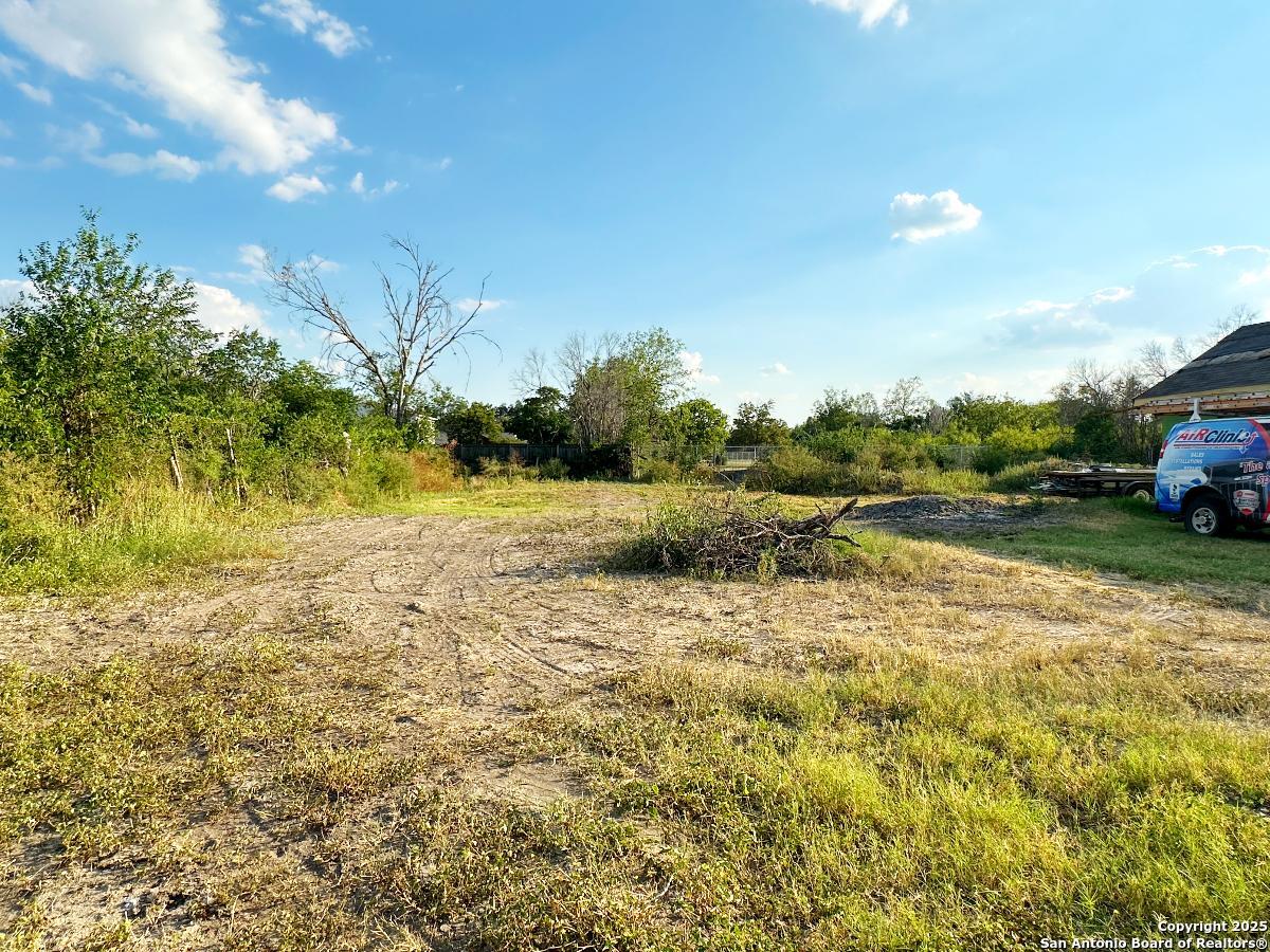 main property photo 28