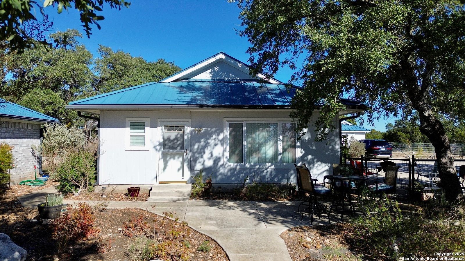 main property photo 38