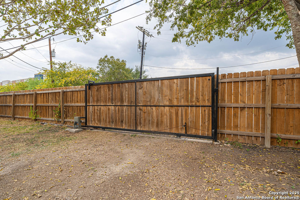 main property photo 25
