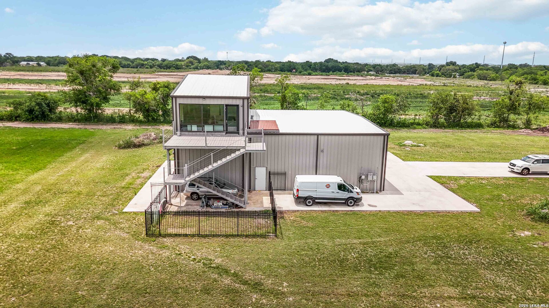 main property photo 25