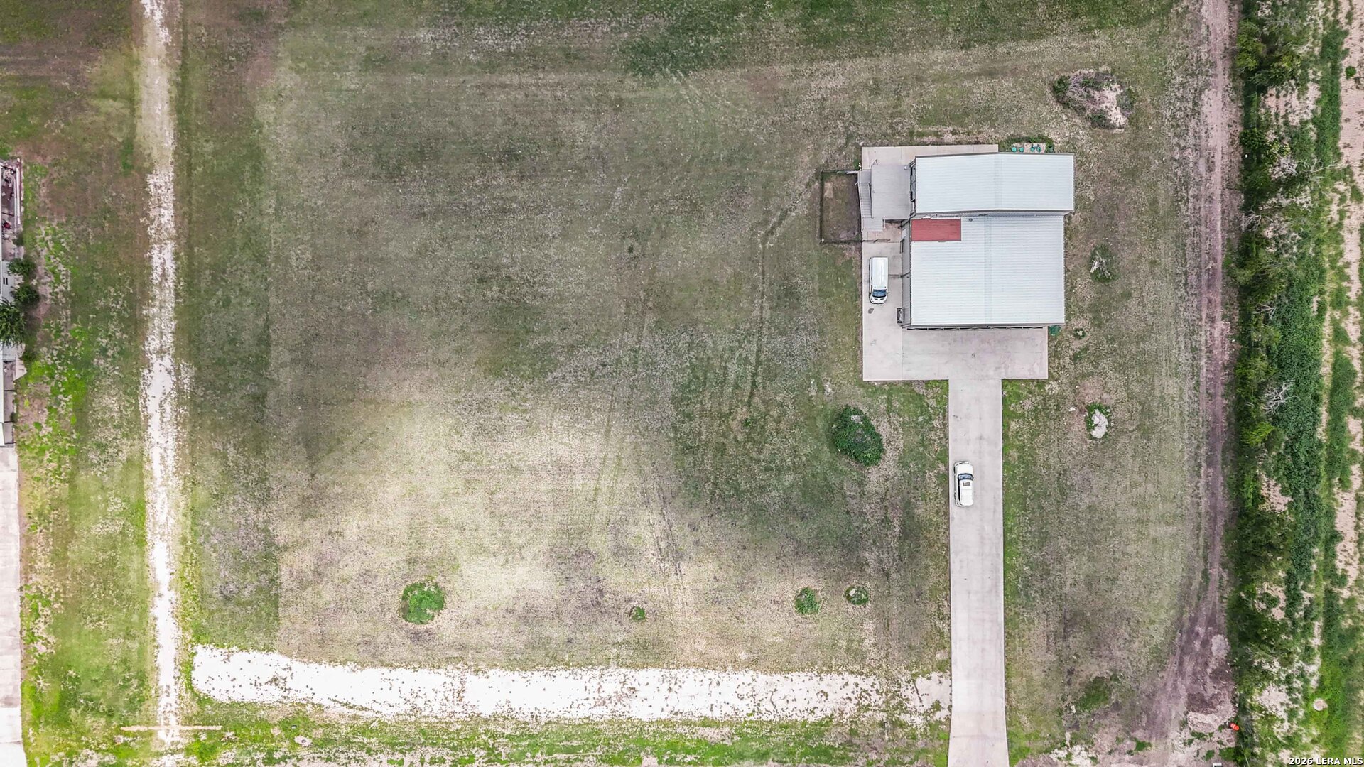 main property photo 37
