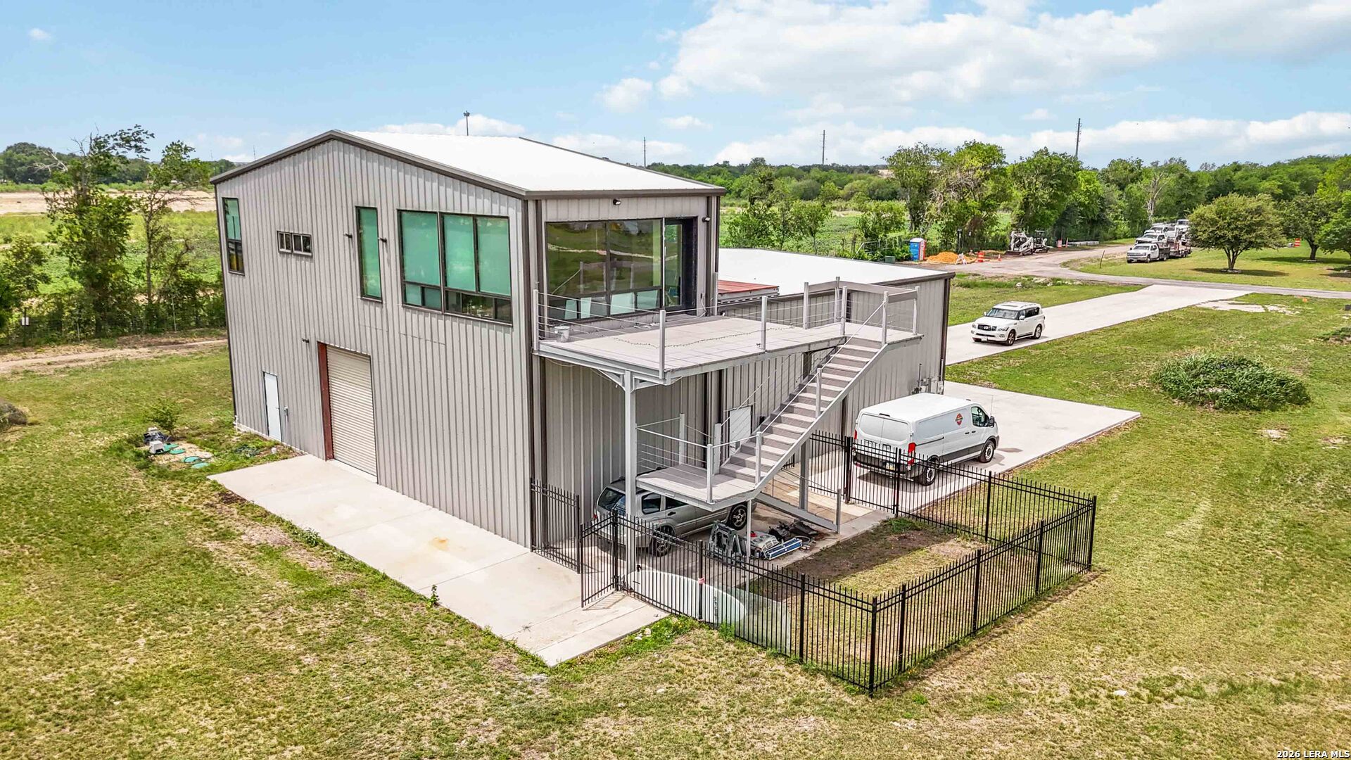 main property photo 5