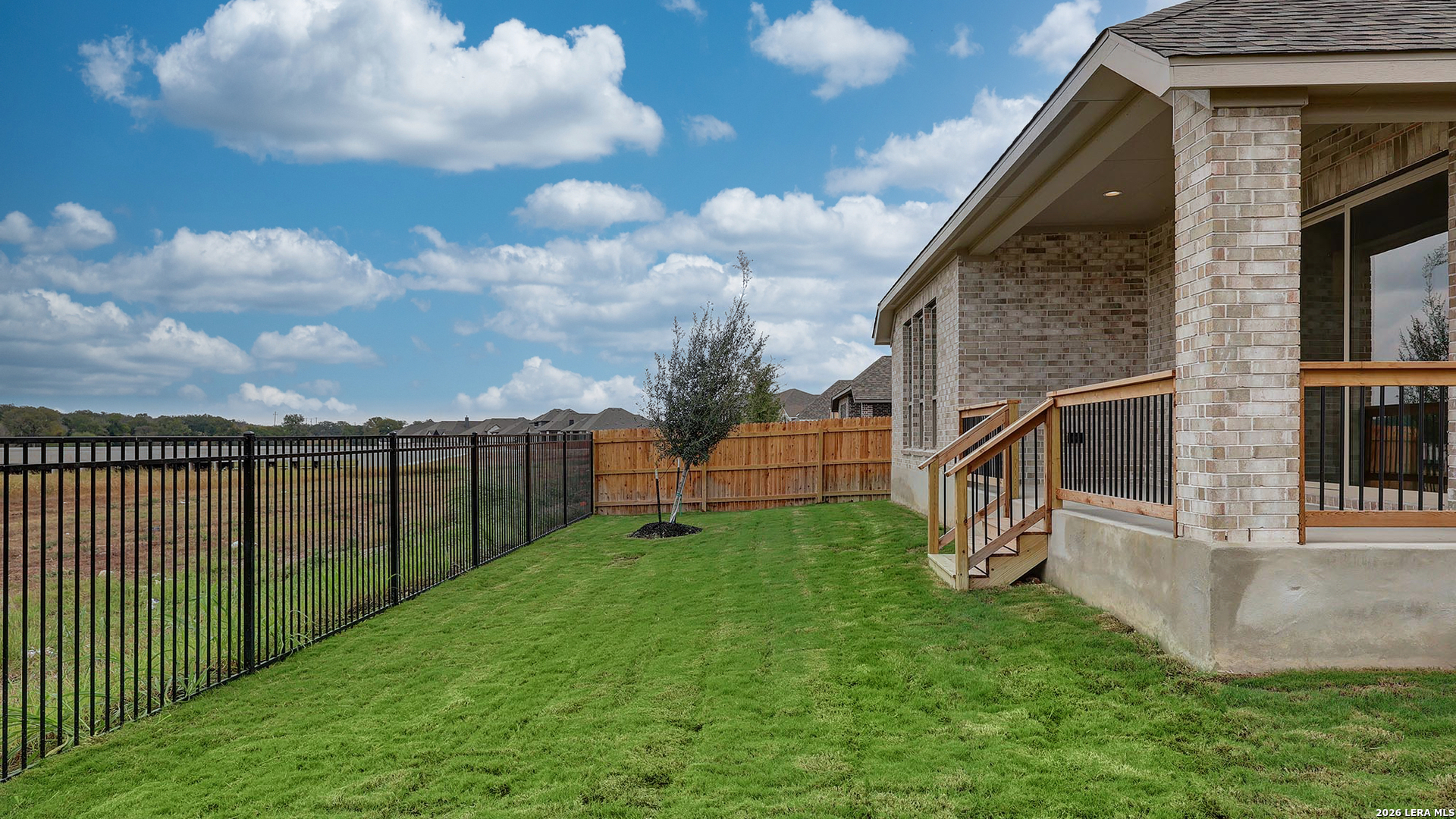 main property photo 25