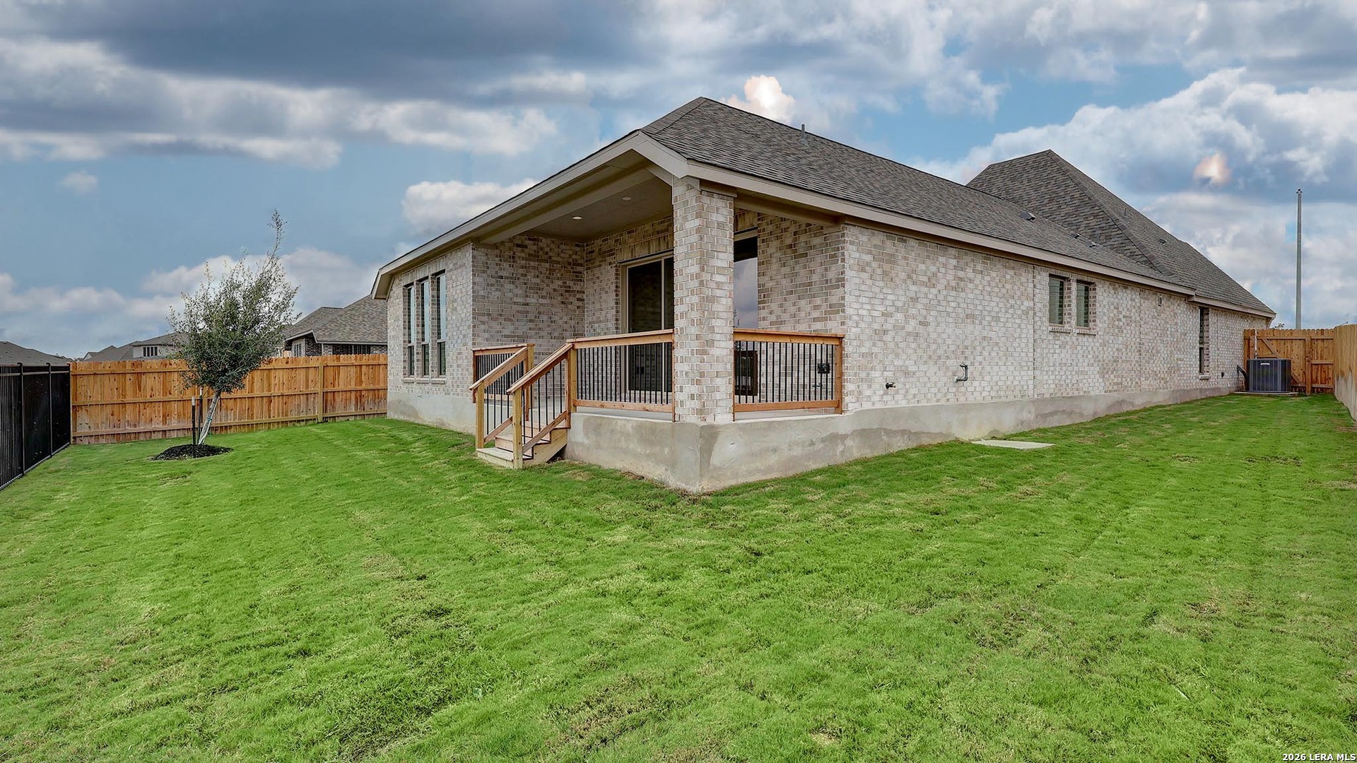 main property photo 27