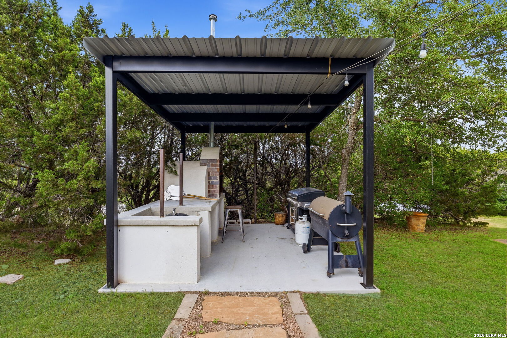 main property photo 45