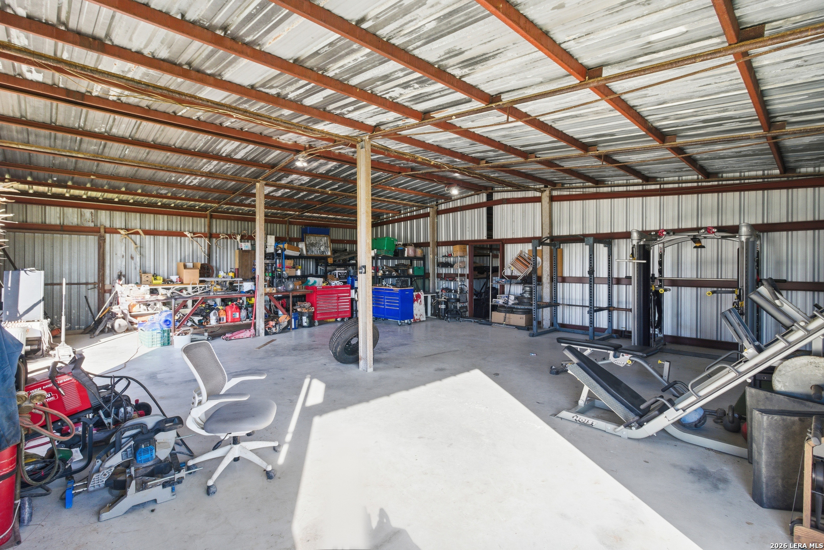 main property photo 32