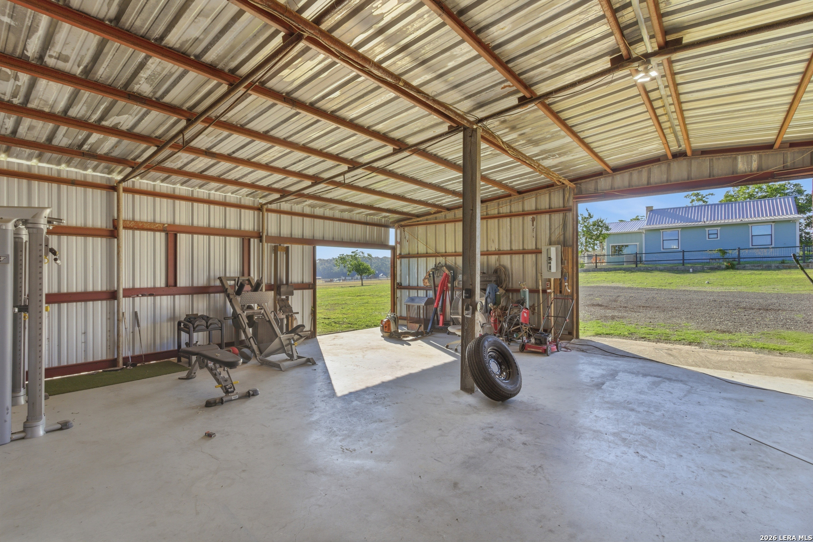 main property photo 33