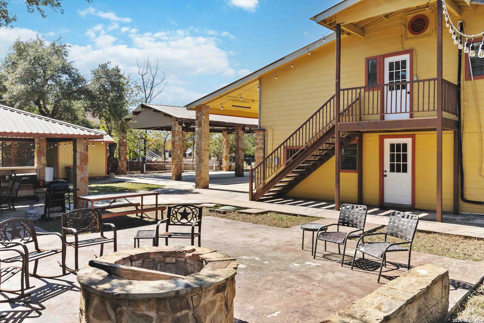 main property photo 41