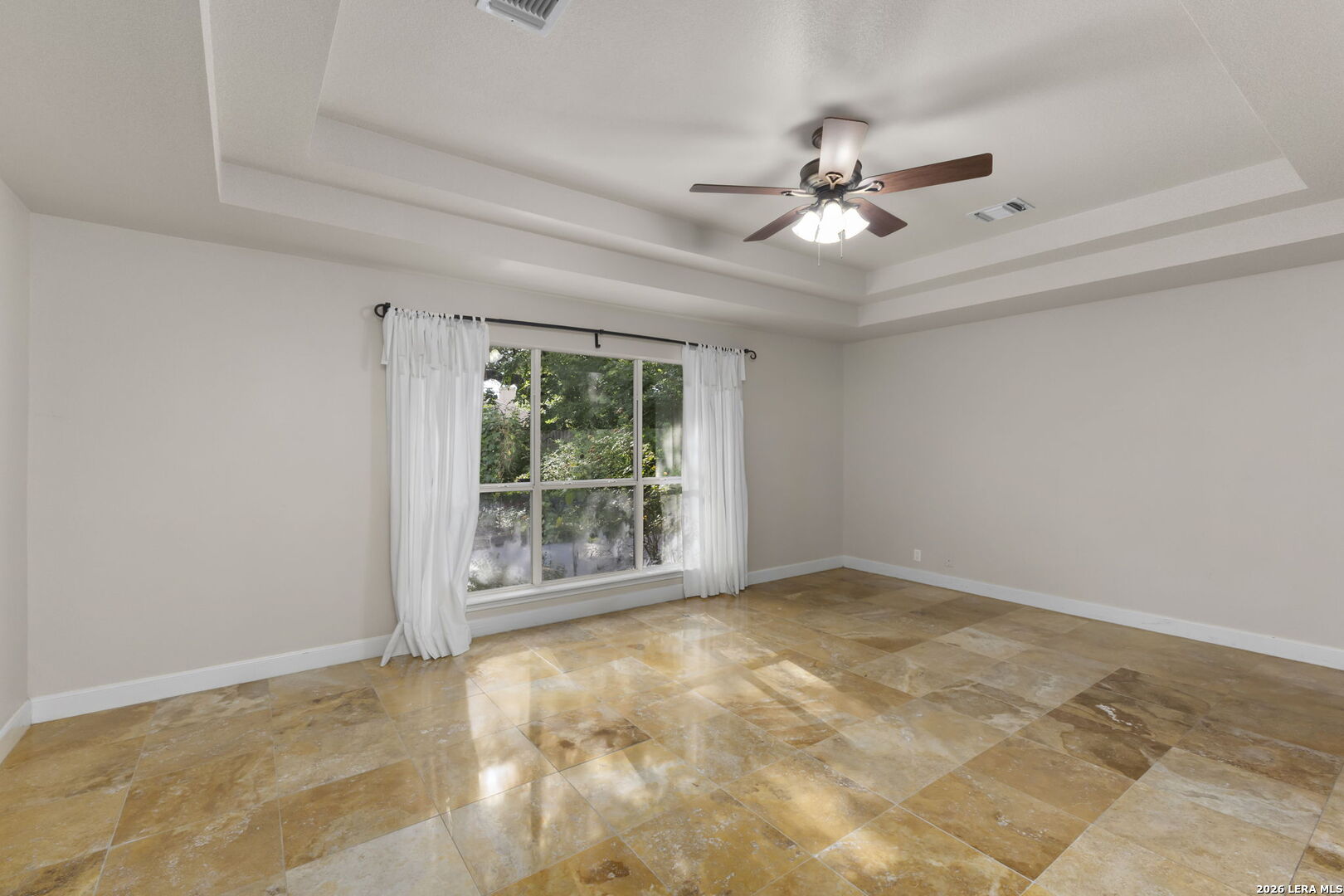 property viewer photo 27