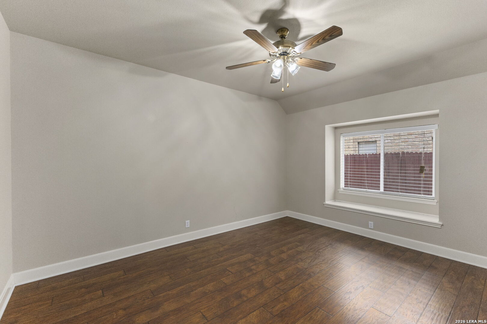 property viewer photo 30