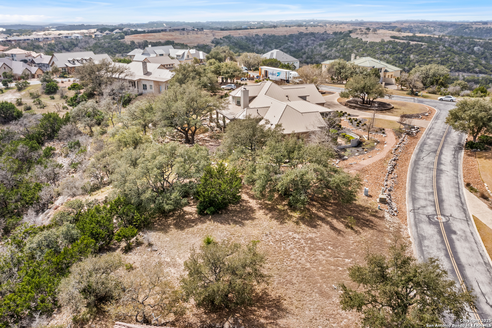 main property photo 12