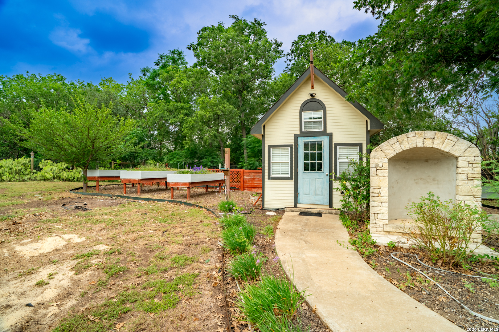 main property photo 25