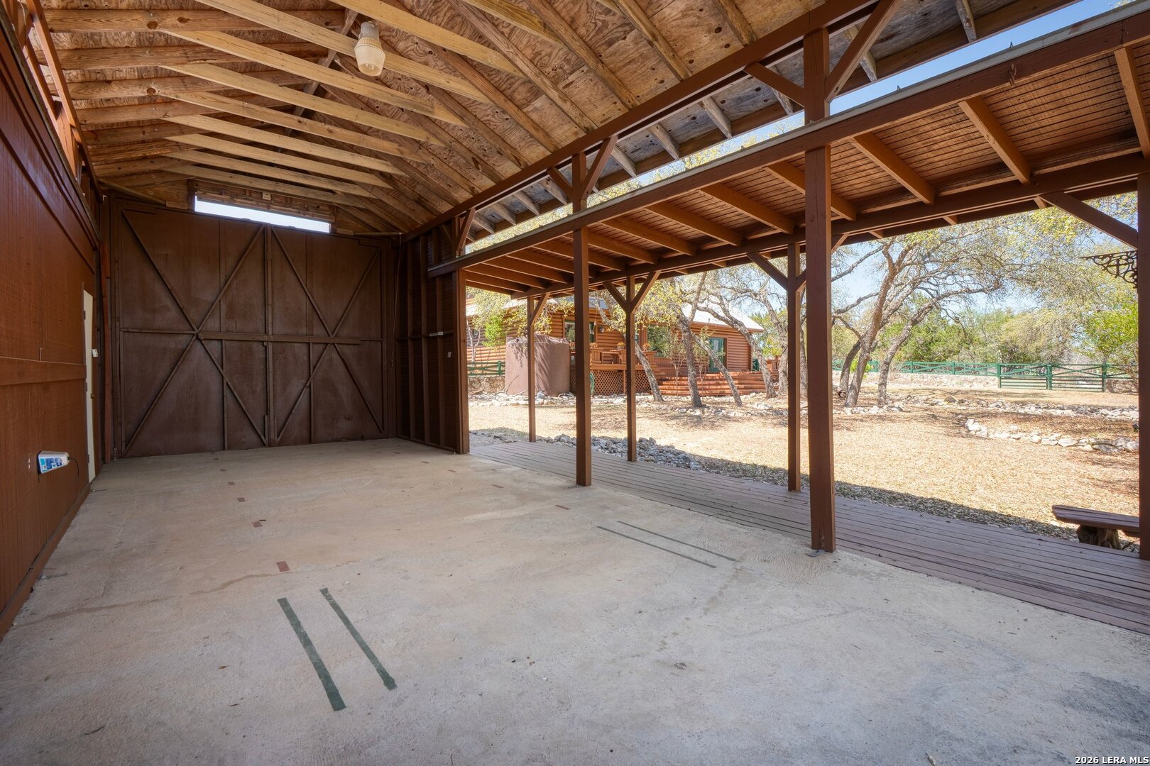 main property photo 32