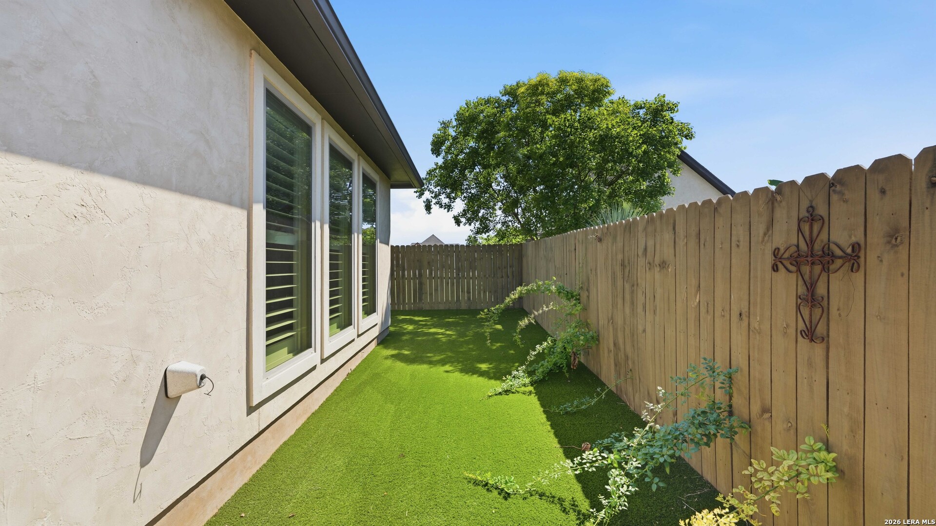 main property photo 45