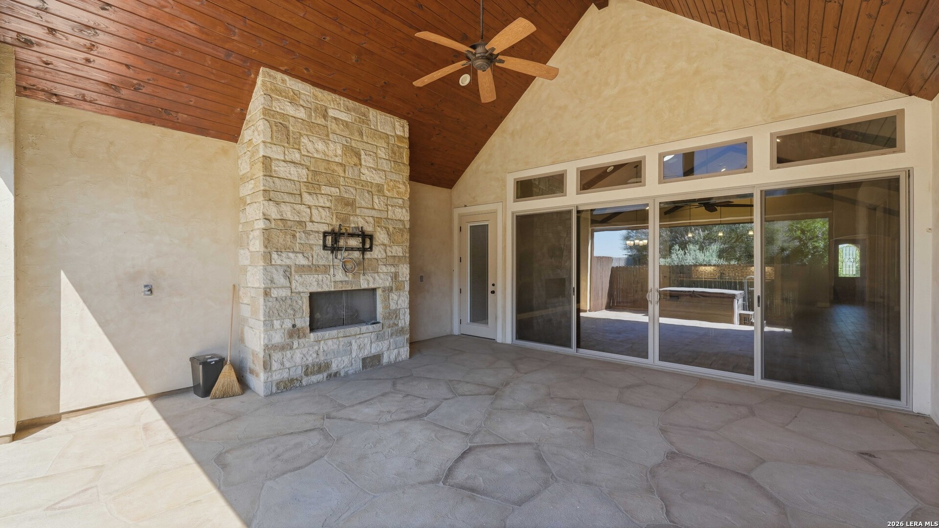 main property photo 50