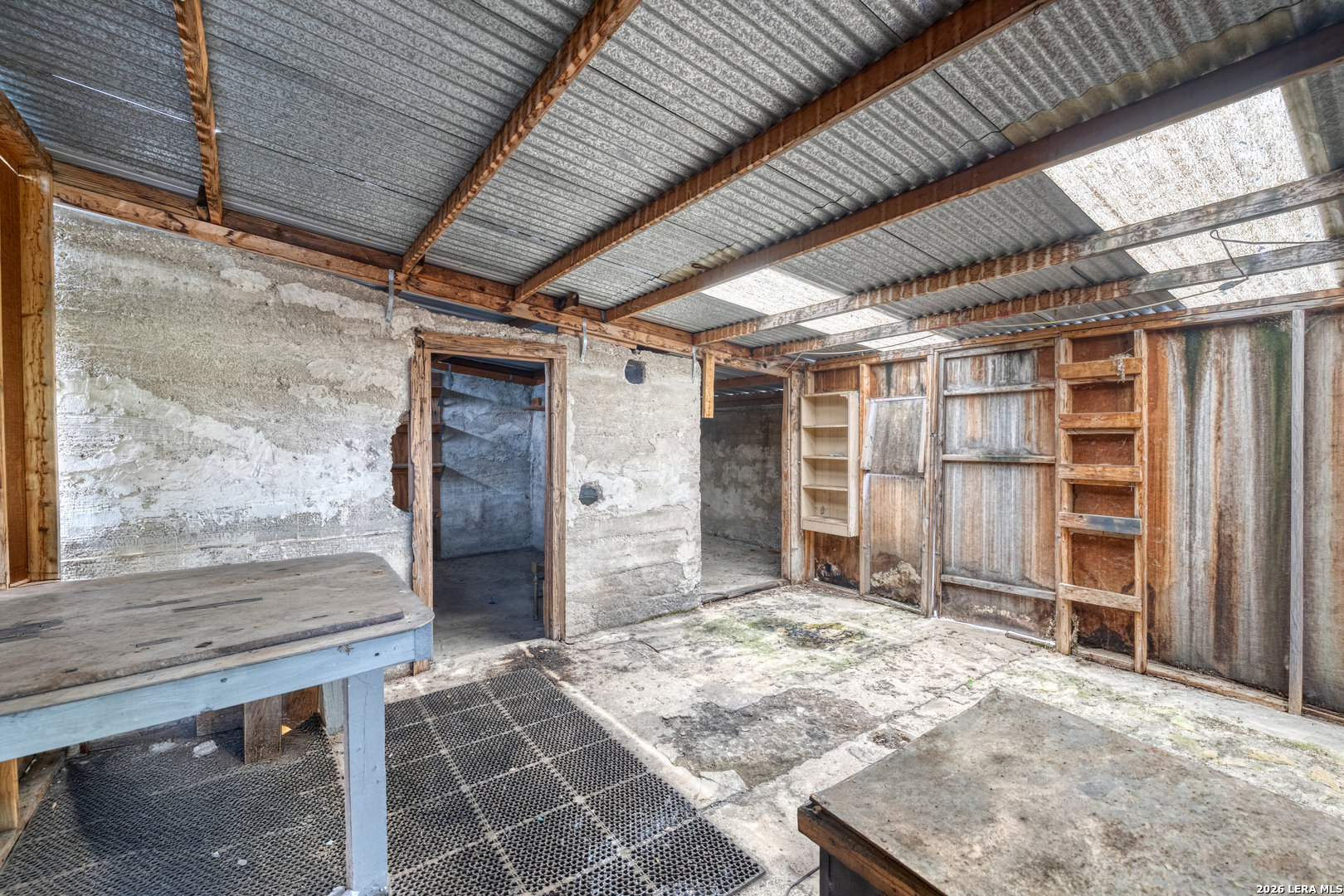 main property photo 23