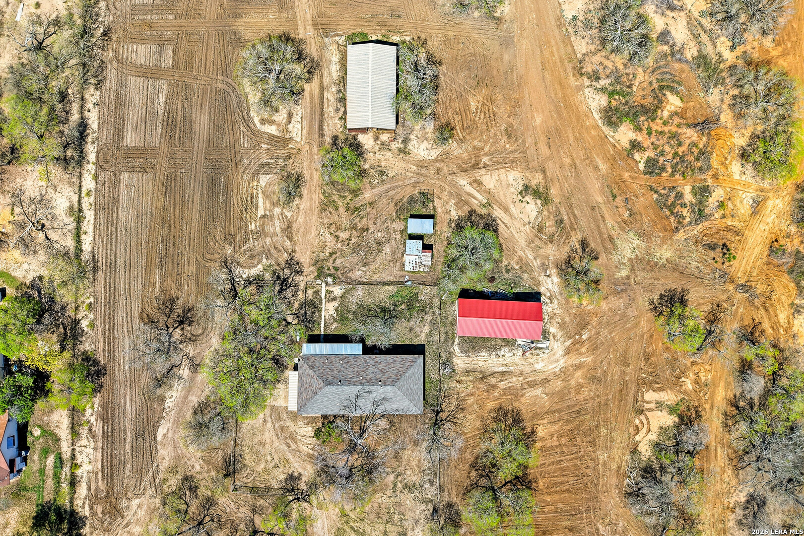 main property photo 40