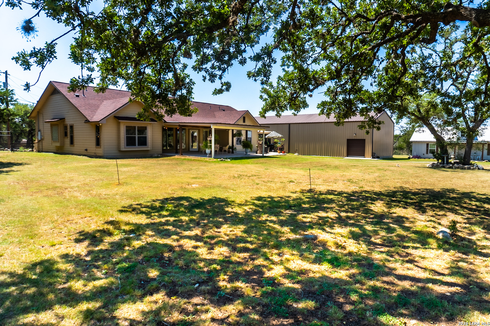 main property photo 13