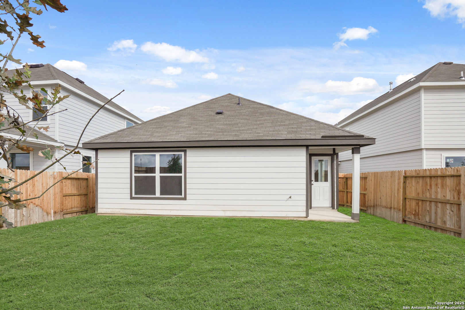 main property photo 25