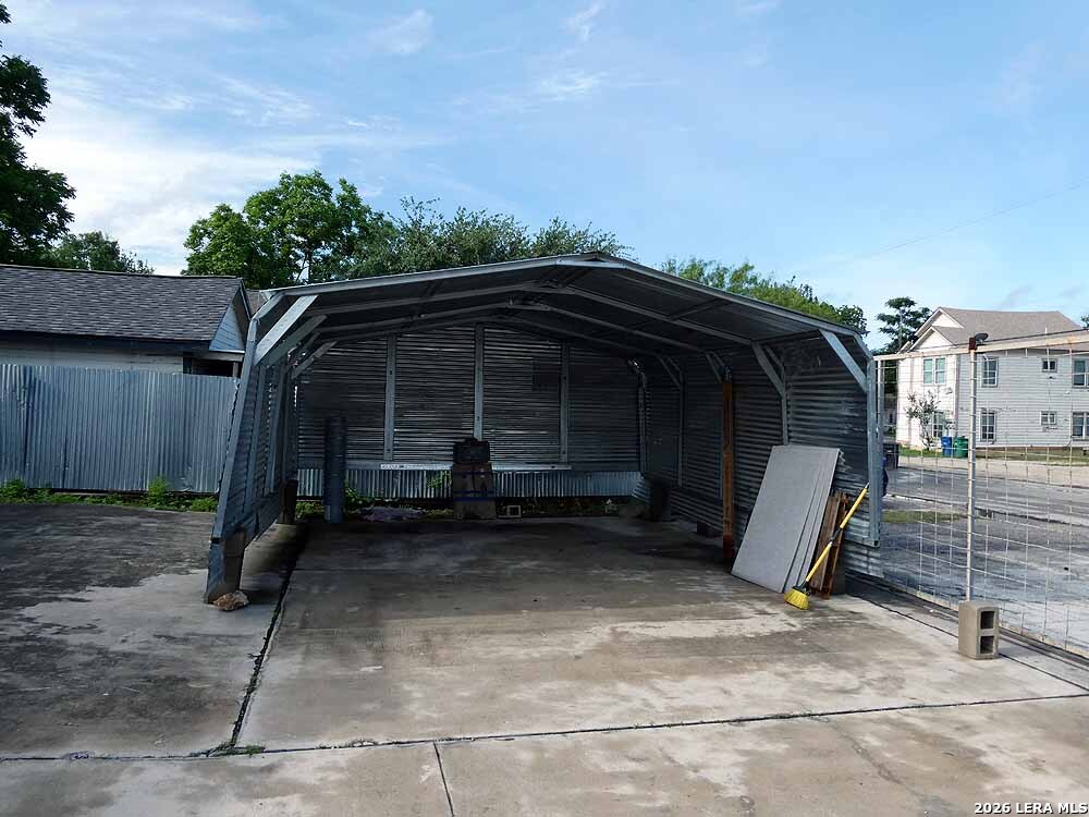 main property photo 7