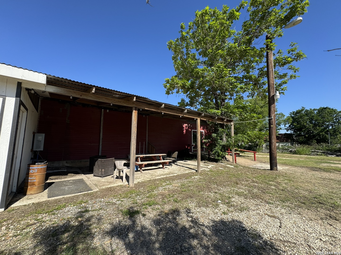 main property photo 18