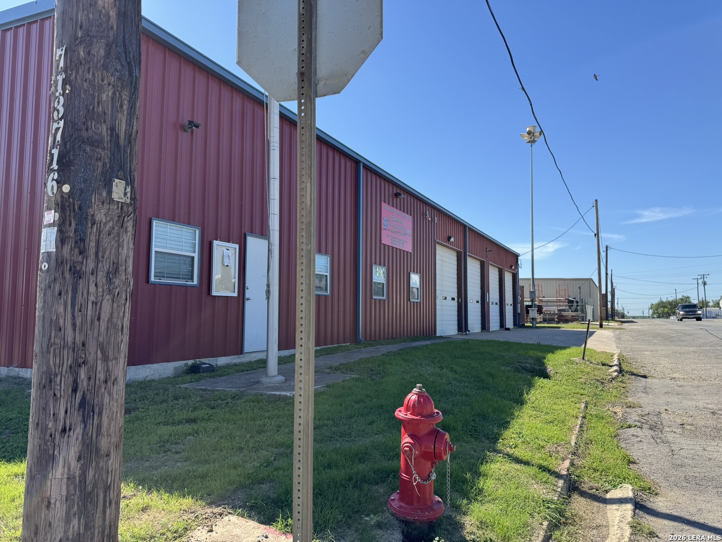 main property photo 23