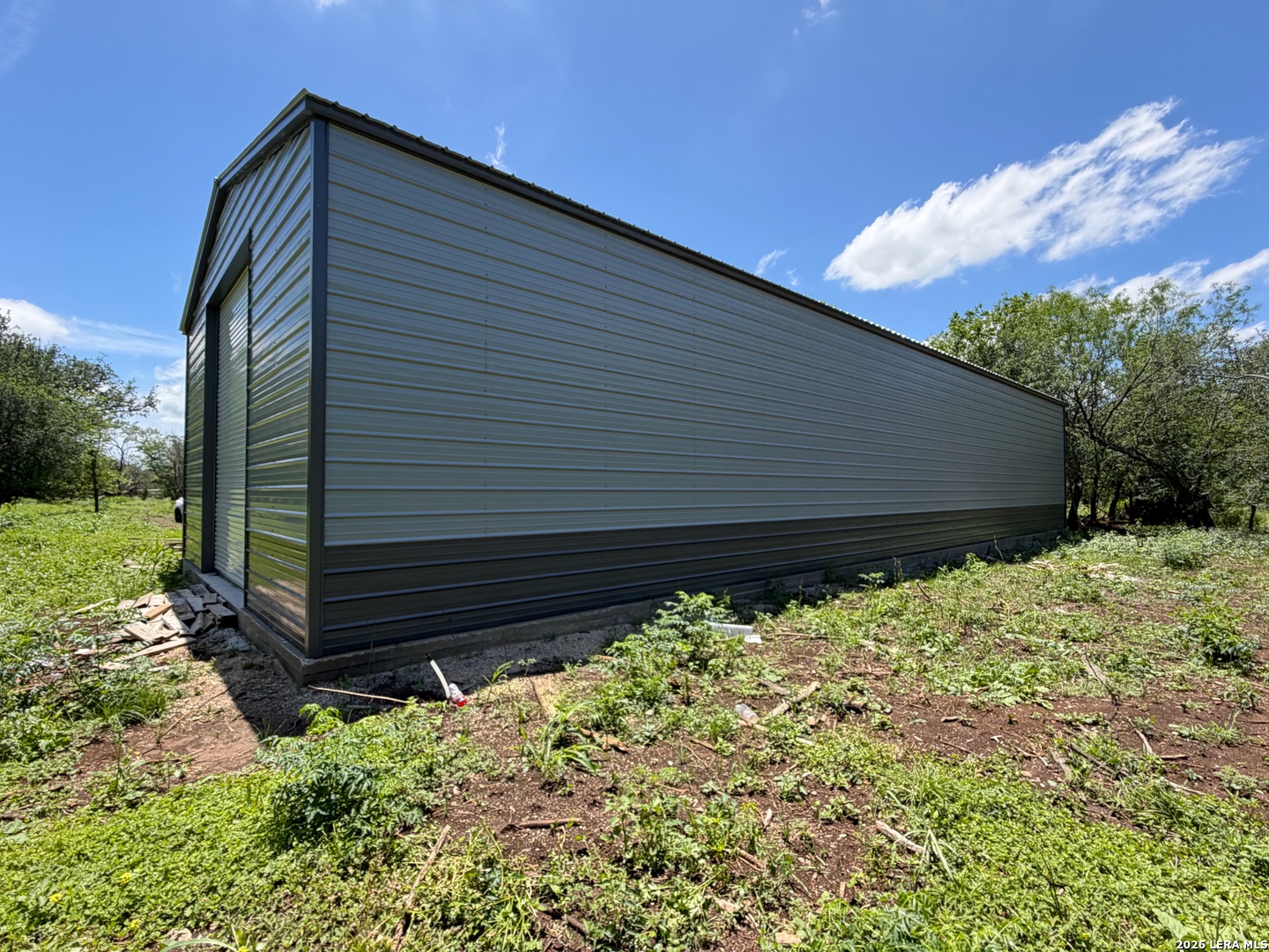 main property photo 16