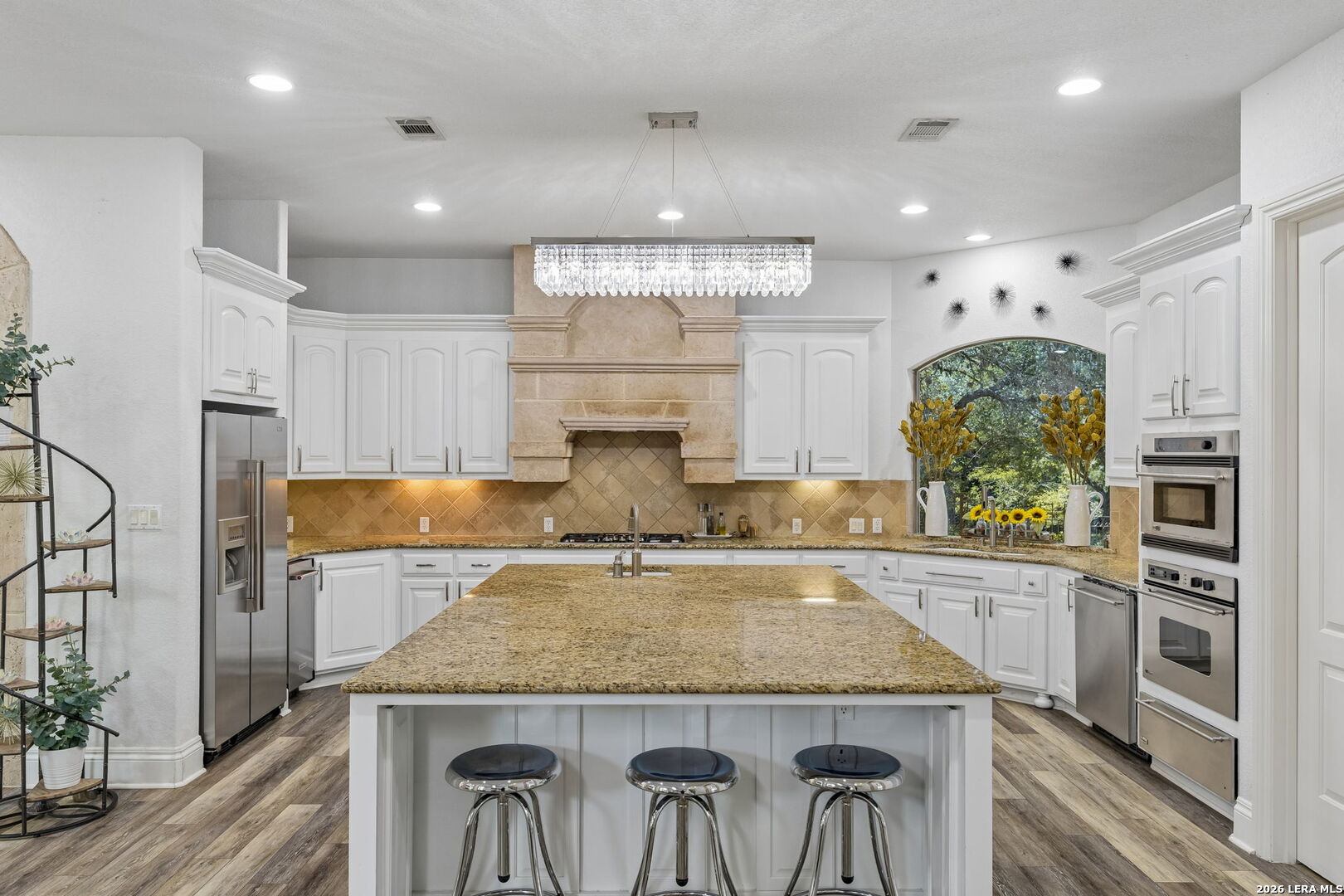main property photo 21