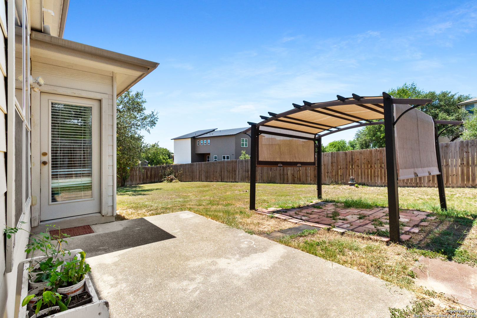 main property photo 22