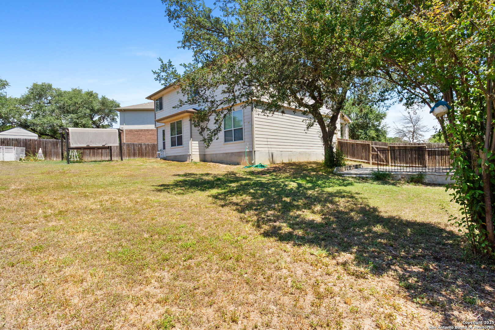 main property photo 23