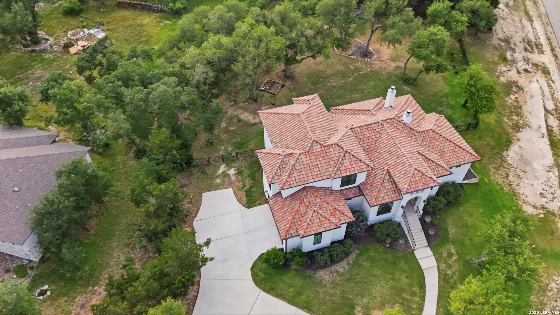 main property photo 41