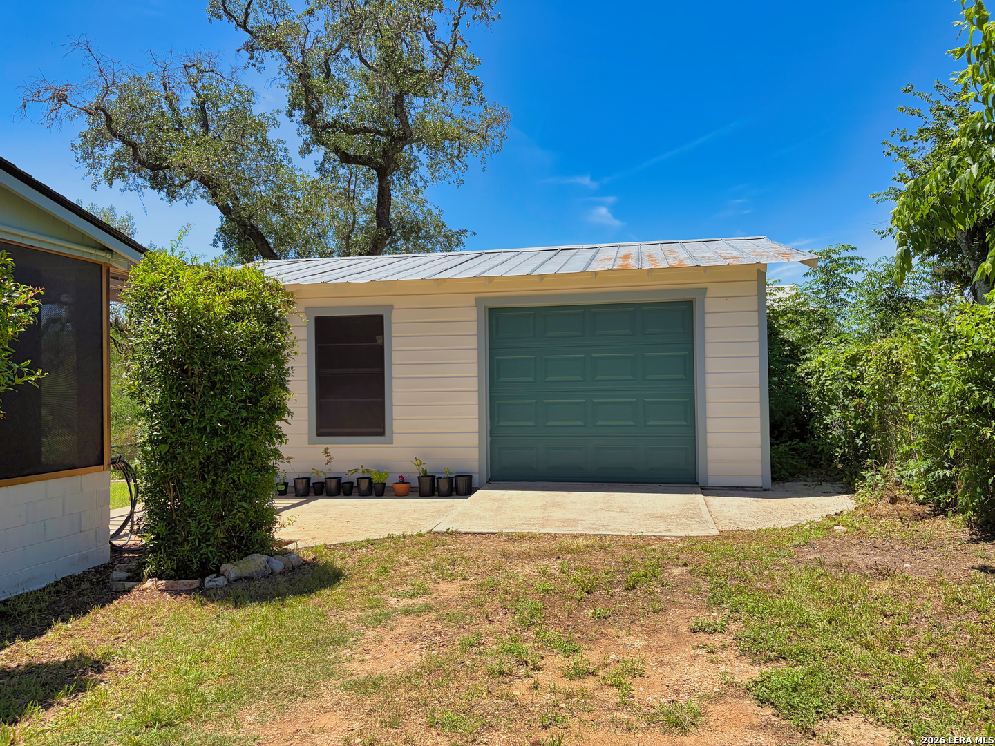 main property photo 10