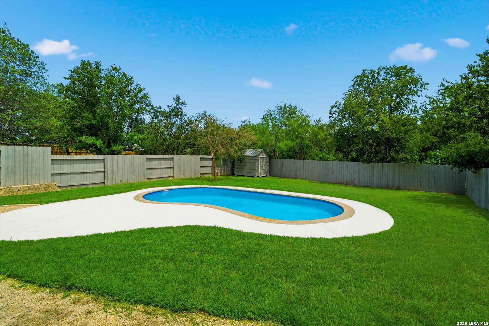 main property photo 18