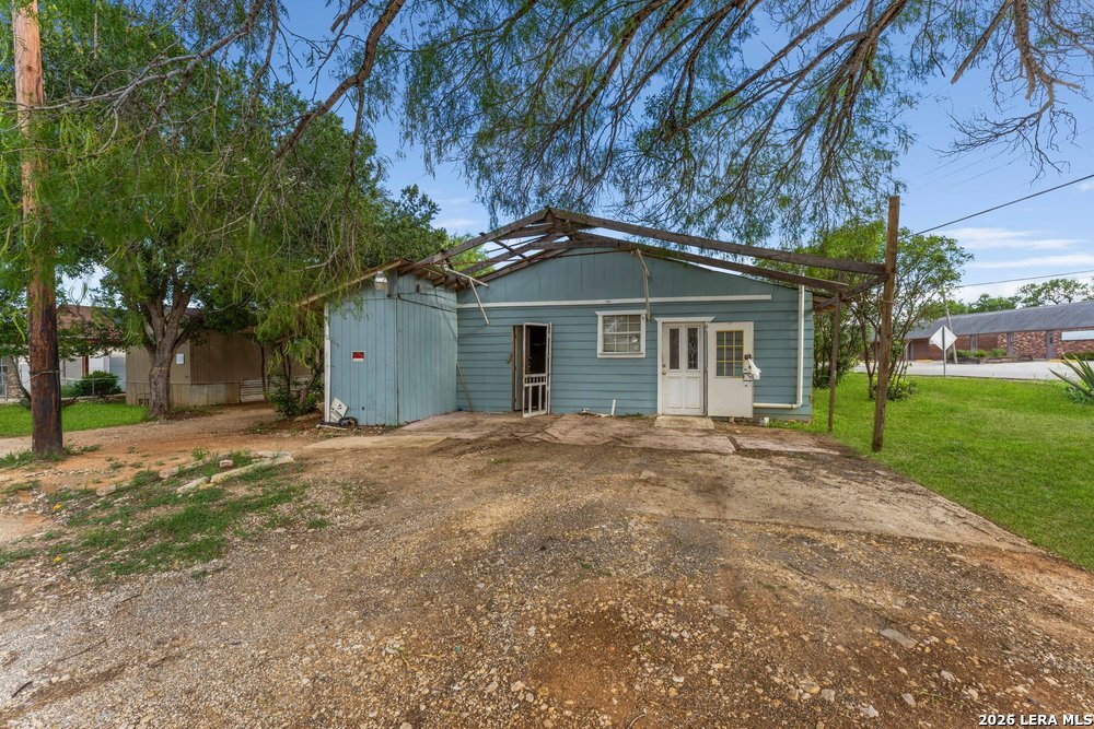 main property photo 11