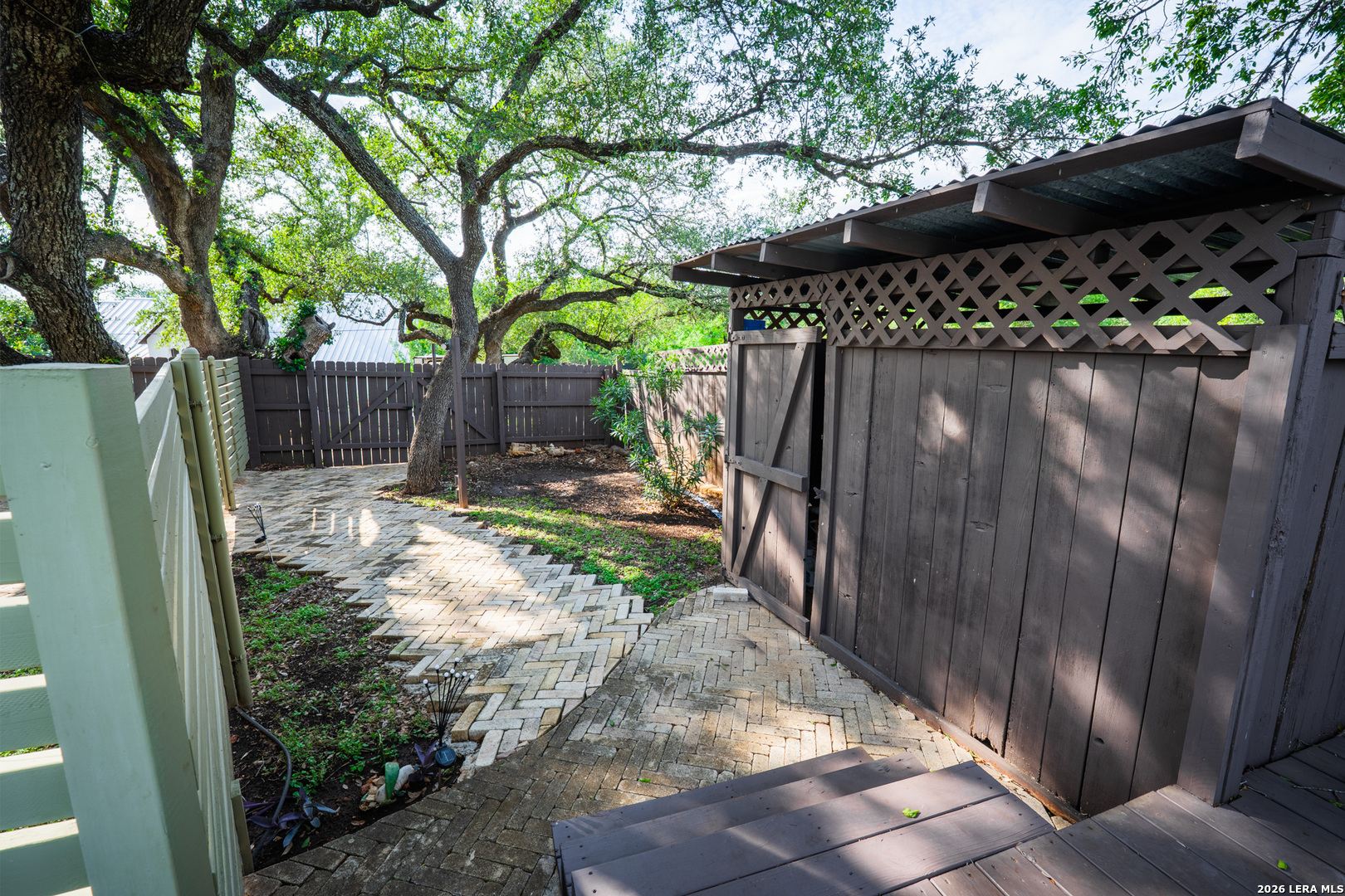 main property photo 30