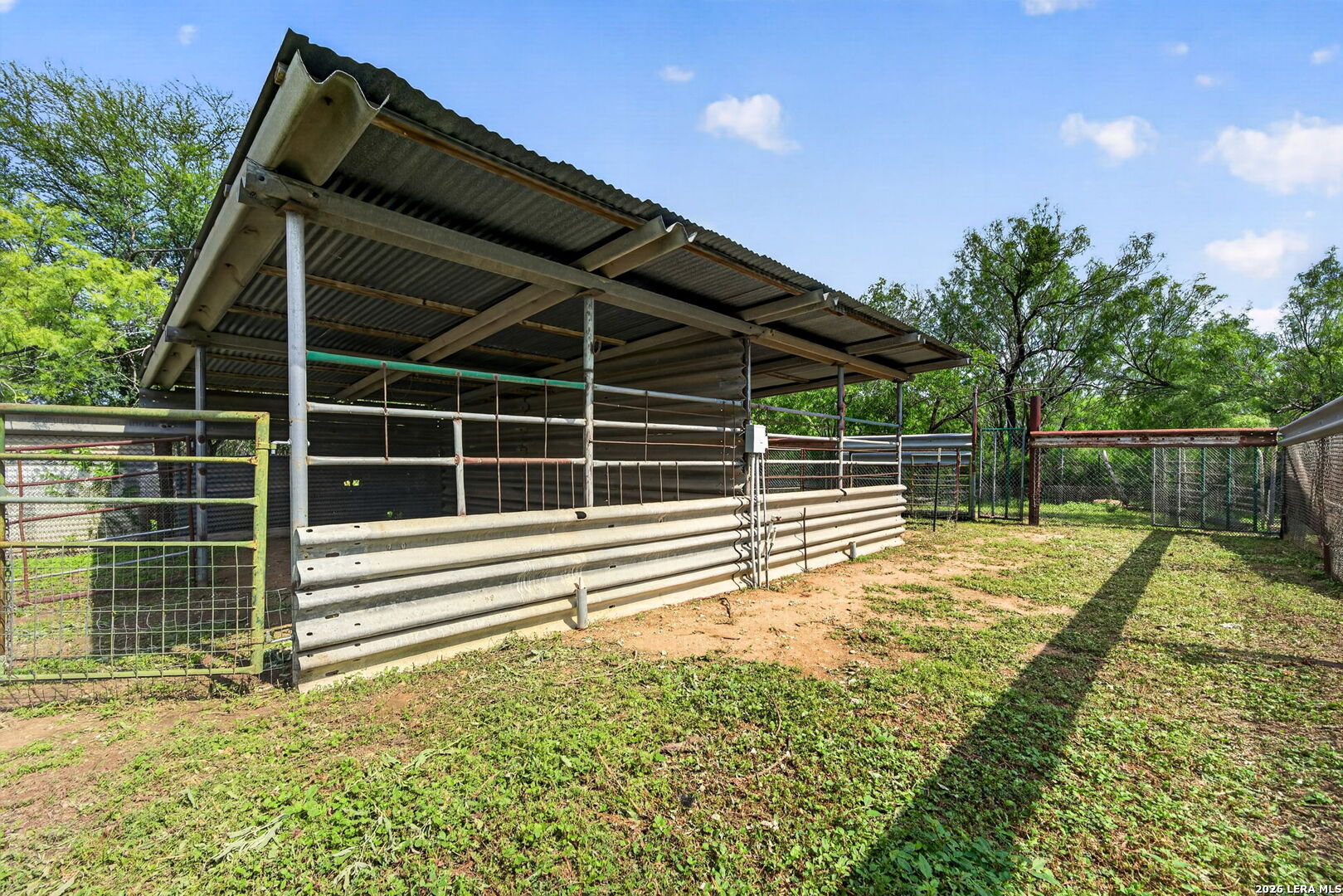 main property photo 30